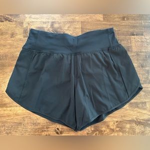 Women’s Lululemon Black Speed Up High Rise Short size 6